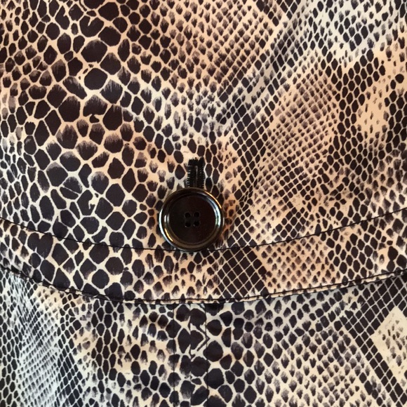 New Dress Barn Large satin short animal print snakeskin print trench barn jacket - Picture 8 of 12